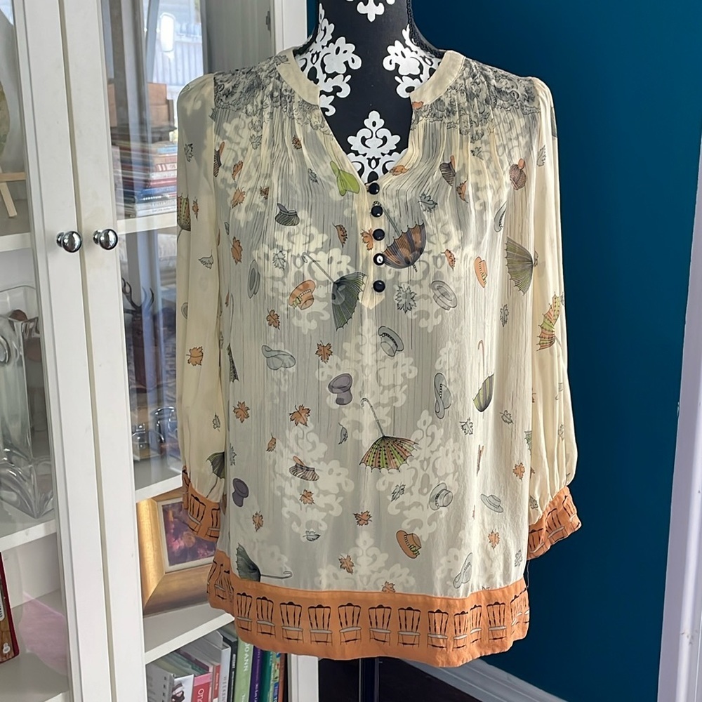 Anthropologie Floreat Raining Pouring Silk Top w/Hats, Umbrellas & Chairs Size 4